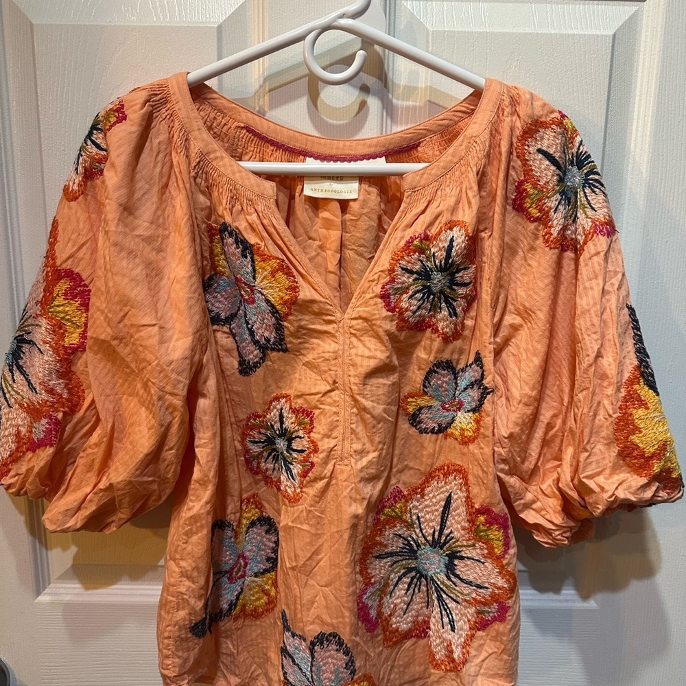 Maeve Anthropologie Peach Floral Embroidered Puff Sleeve Top Size XS - Picture 2 of 9